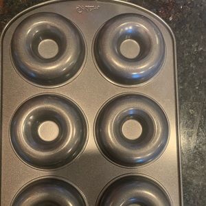 Wilton donut pan